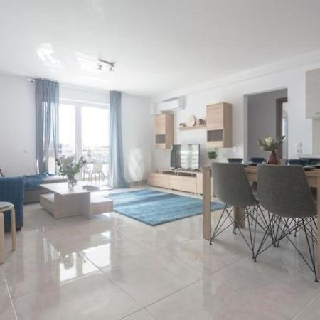 New Spacious Apartment Located In Pireus Zewnętrze zdjęcie