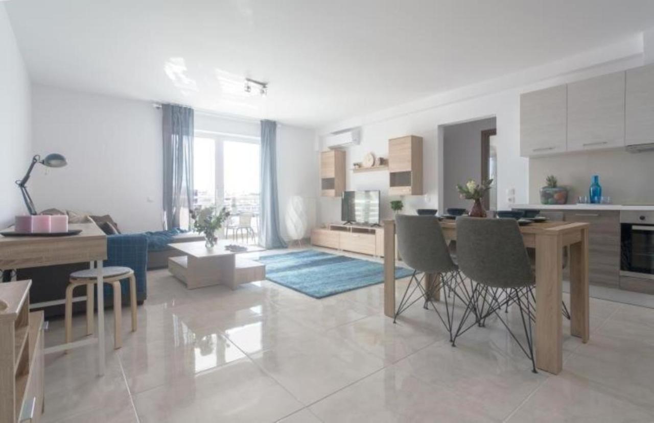 New Spacious Apartment Located In Pireus Zewnętrze zdjęcie