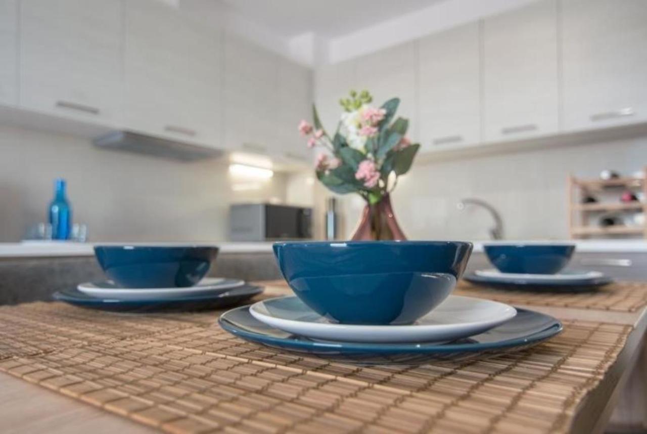 New Spacious Apartment Located In Pireus Zewnętrze zdjęcie