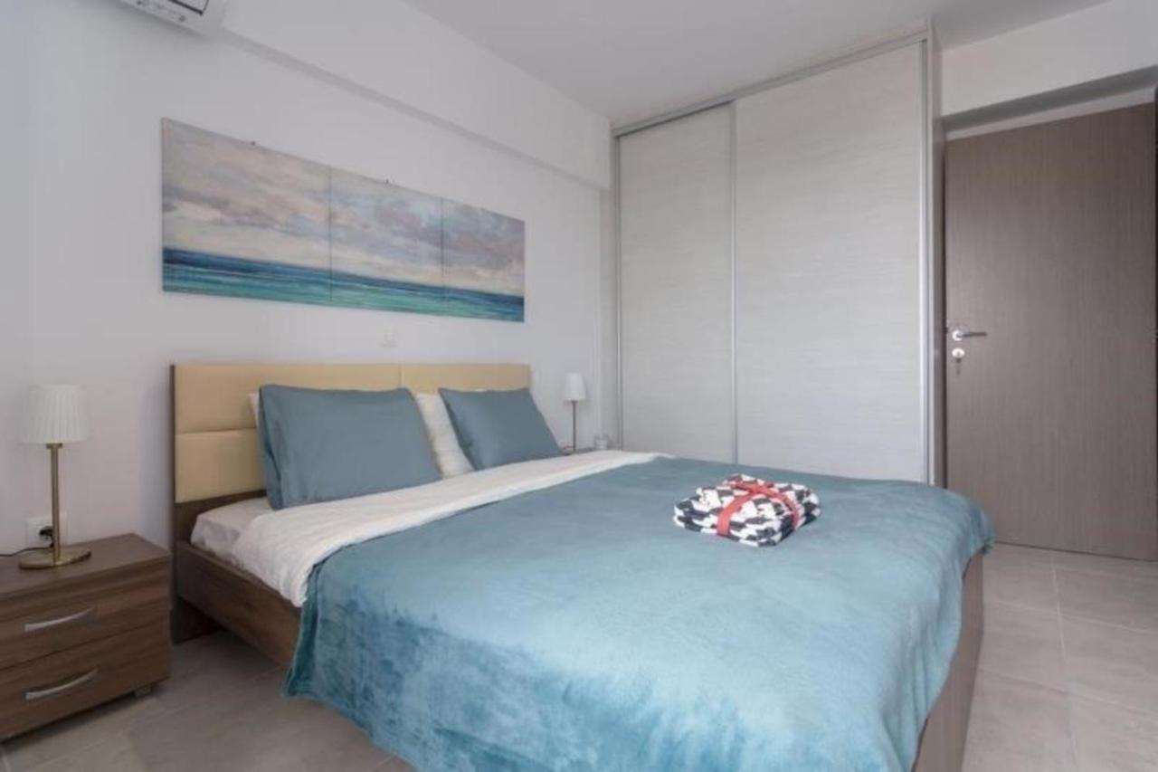 New Spacious Apartment Located In Pireus Zewnętrze zdjęcie